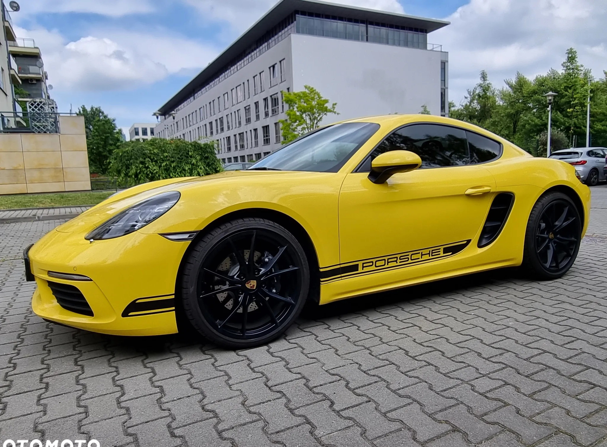 Porsche 718 Cayman cena 357500 przebieg: 2306, rok produkcji 2022 z Dukla małe 277